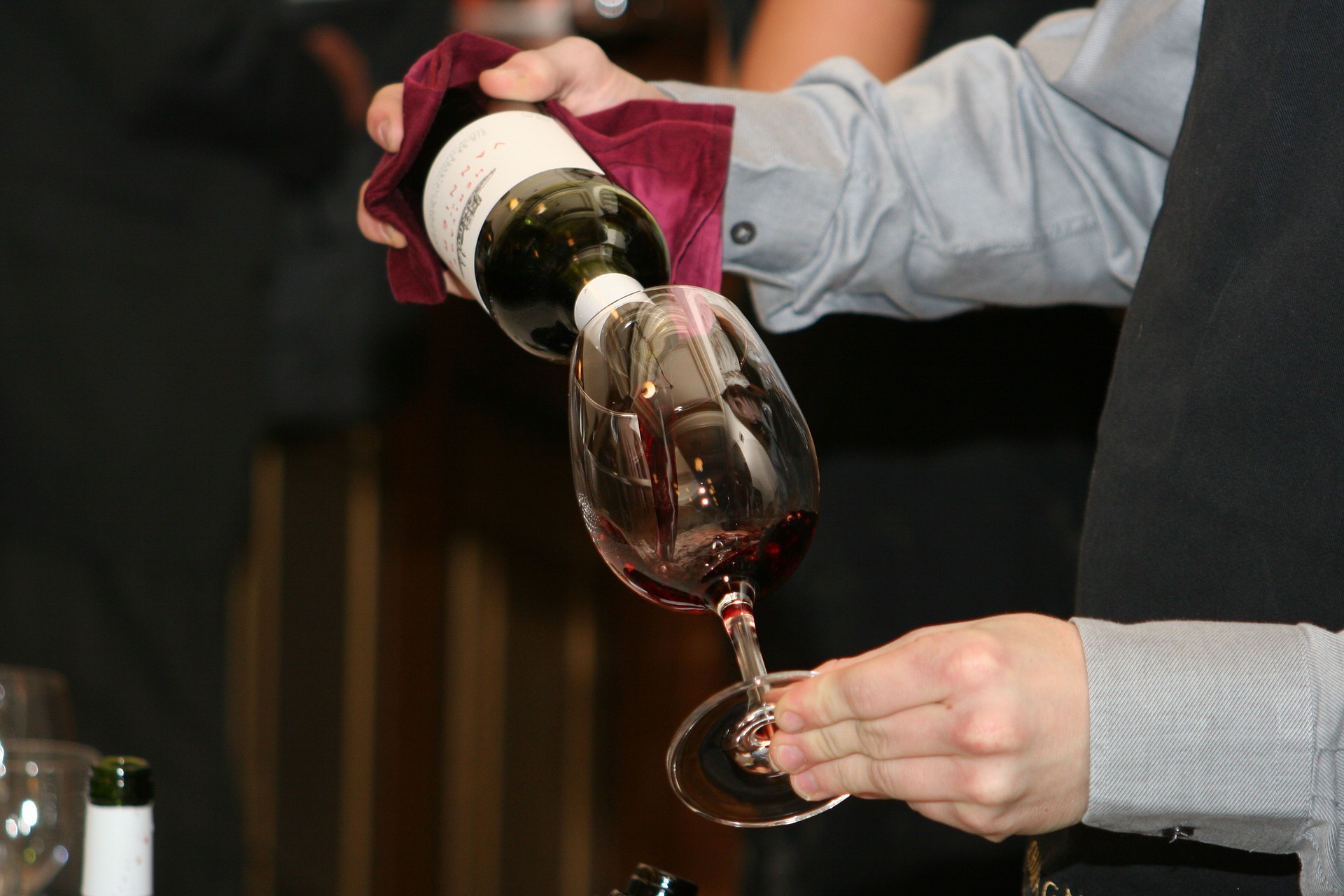 Comment Se Servir d'Un Sommelier